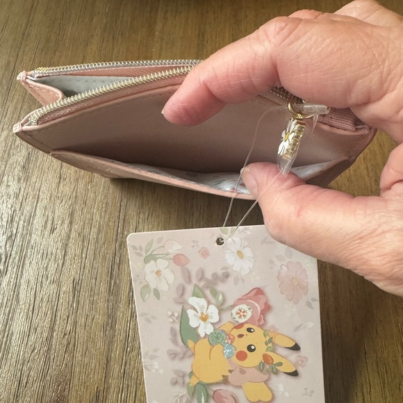 Pokemon Pikachu’s Egg Hunt Card Wallet! - Picture 6 of 6